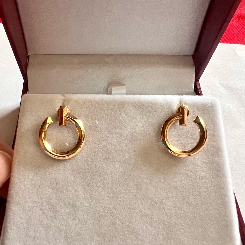 18k solid yellow gold stud earrings
